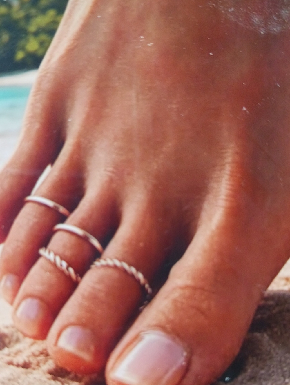 Gold Toe Rings - Picture 1 of 1